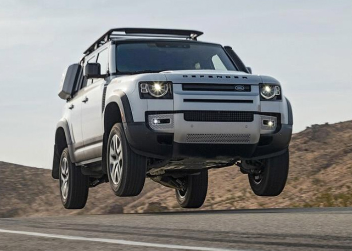 New Land Rover Defender Named MotorTrend 2021 SUV of the Year