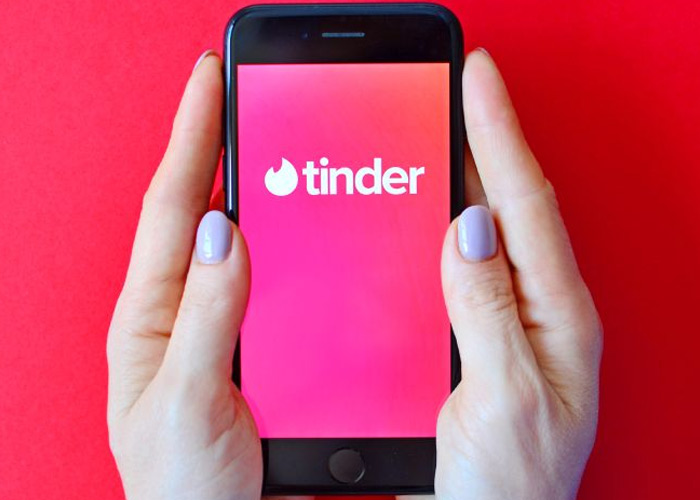 How to get a verified blue checkmark on Tinder 
