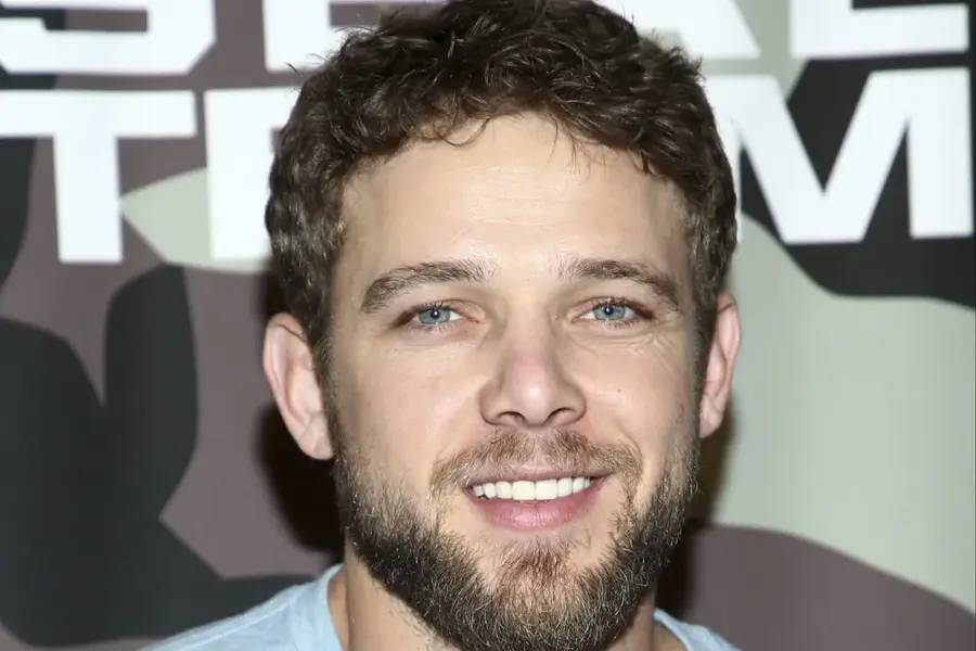 Max Thieriot