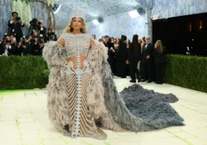 2026 Met Gala Red Carpet Looks: Celebrities Embrace "Fashion Is Art" Theme