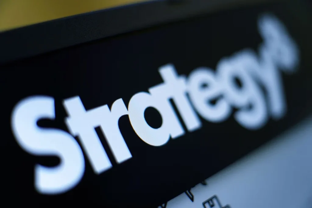 Michael Saylor rejected claims that Strategy's Bitcoin (BTC) credit model resembles a Ponzi scheme, arguing the firm monetizes BTC capital gains to fund its STRC dividends